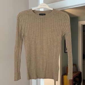 Banana republic 100% merino wool camel wide rib sweater sz M.